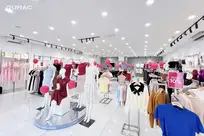 Cửa hàng trưởng cửa hàng thời trang nữ