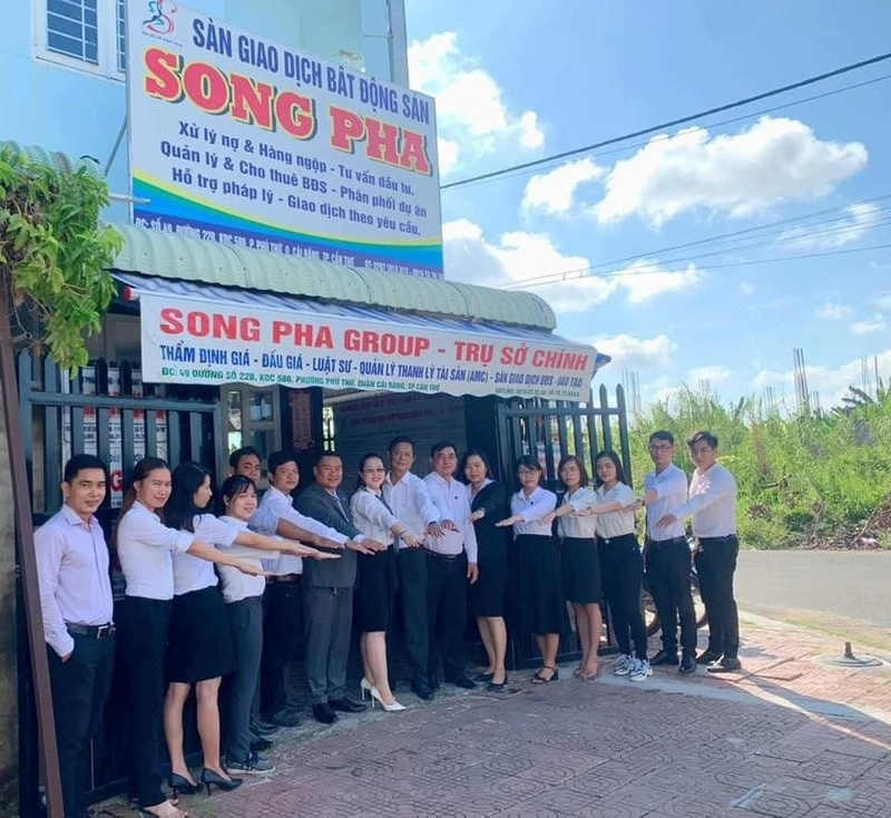 Nhân viên Đấu giá