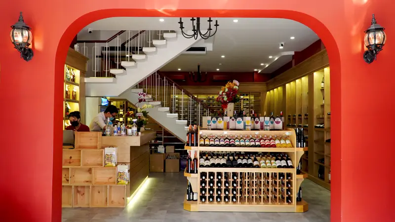 NHÂN VIÊN BÁN HÀNG TẠI SHOP