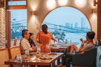NHÂN VIÊN PHỤC VỤ