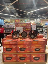 Nhân viên bán hàng tại siêu thị