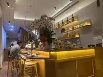 Phụ bếp nhà hàng sushi - đào tạo lên bếp chính