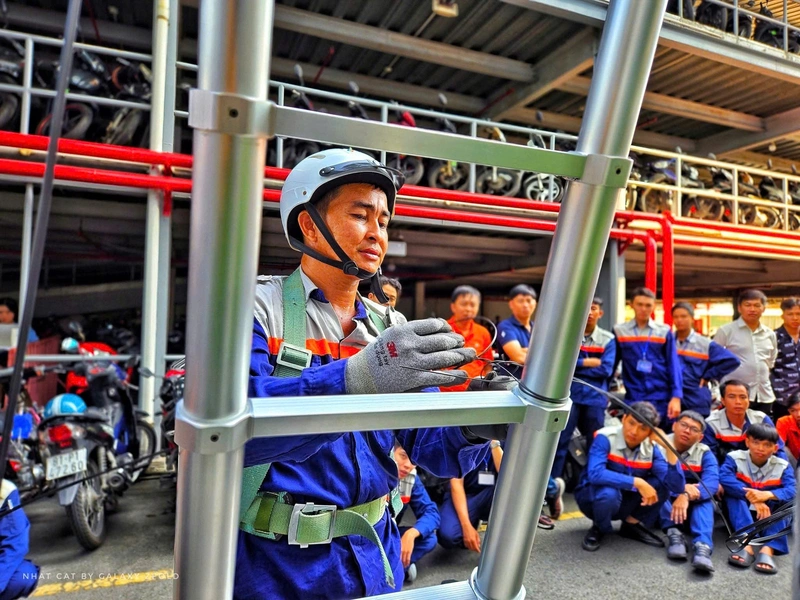 KỸ THUẬT VIÊN TRIỂN KHAI BẢO TRÌ FPT TELECOM KHÁNH HÒA