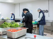 Tạp vụ bếp ăn trường học