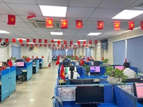 NHÂN VIÊN GIẢI ĐÁP KHÁCH HÀNG QUA TỔNG ĐÀI VIETTEL