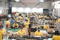Thủ kho nguyên phụ liệu sản xuất đồ da.