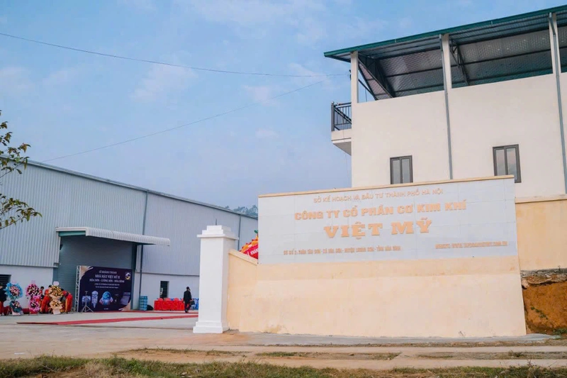 CÔNG NHÂN SẢN XUẤT