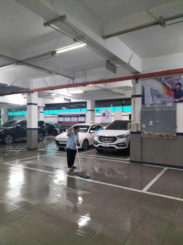 NHÂN VIÊN TẠP VỤ
