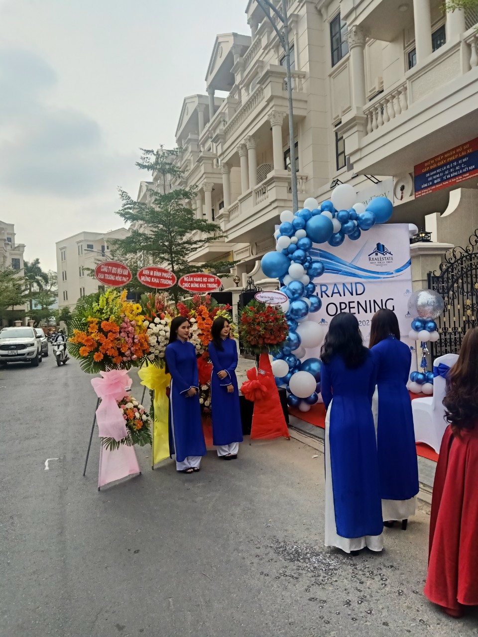 Nhân viên hỗ trợ nhân sự