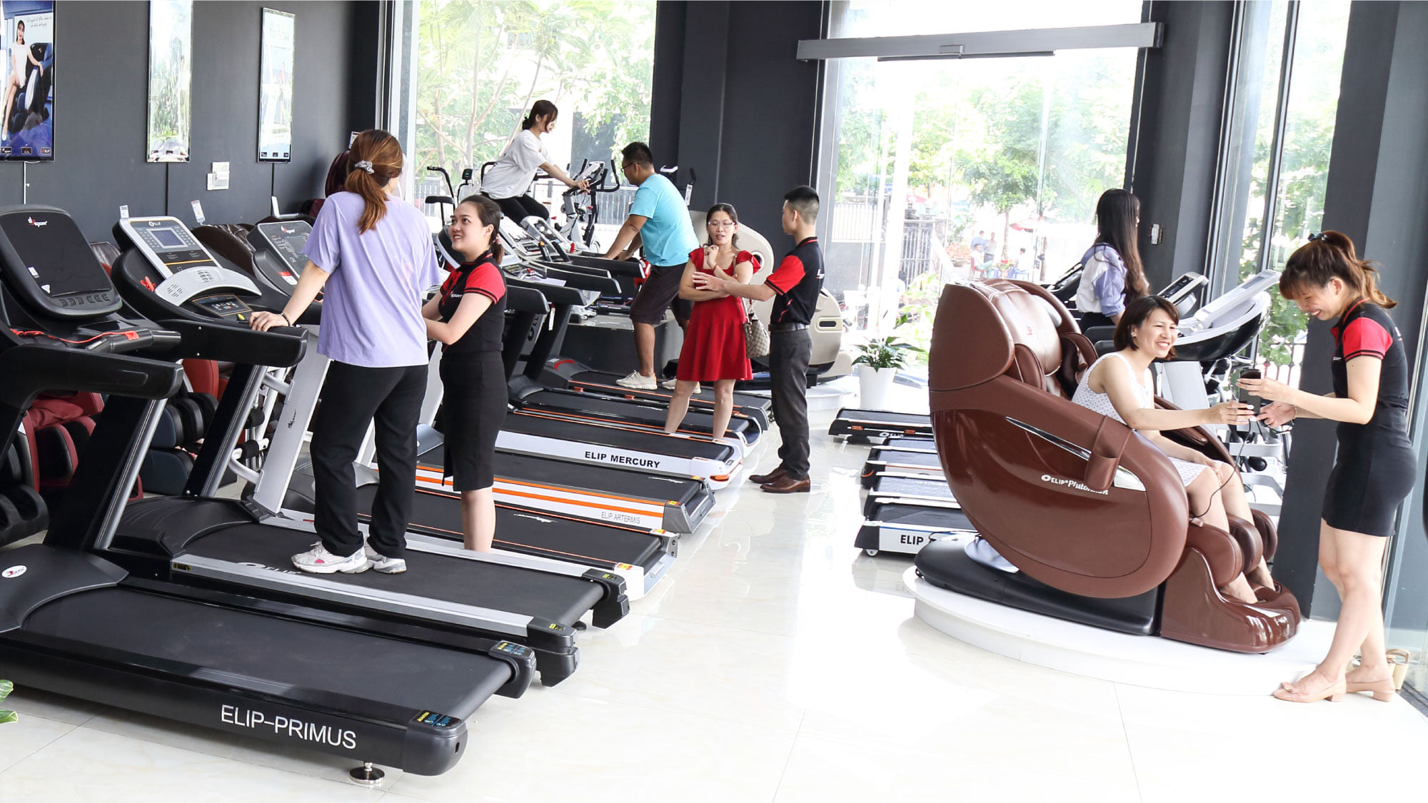 Nhân viên tư vấn bán hàng