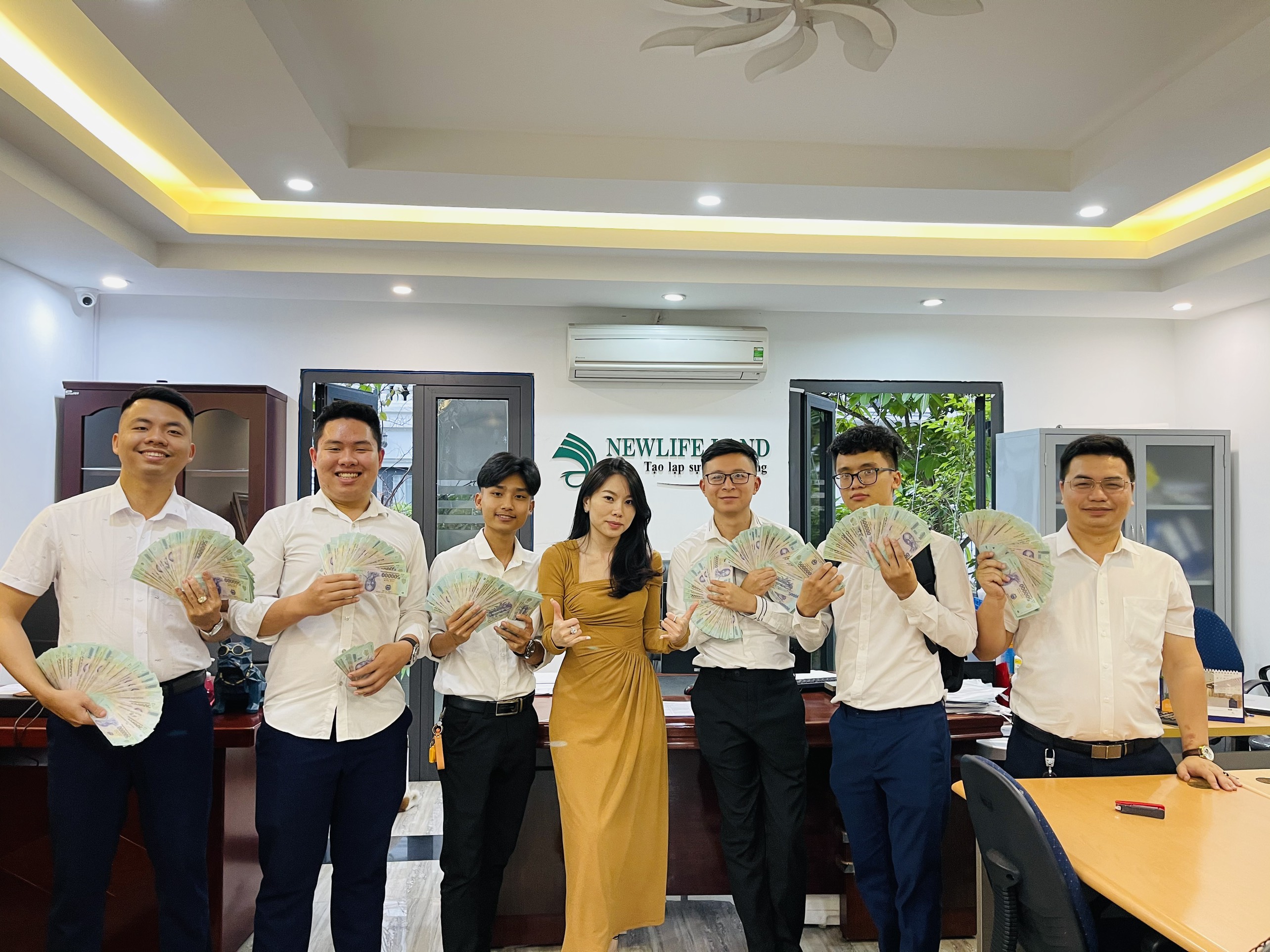 lễ tân