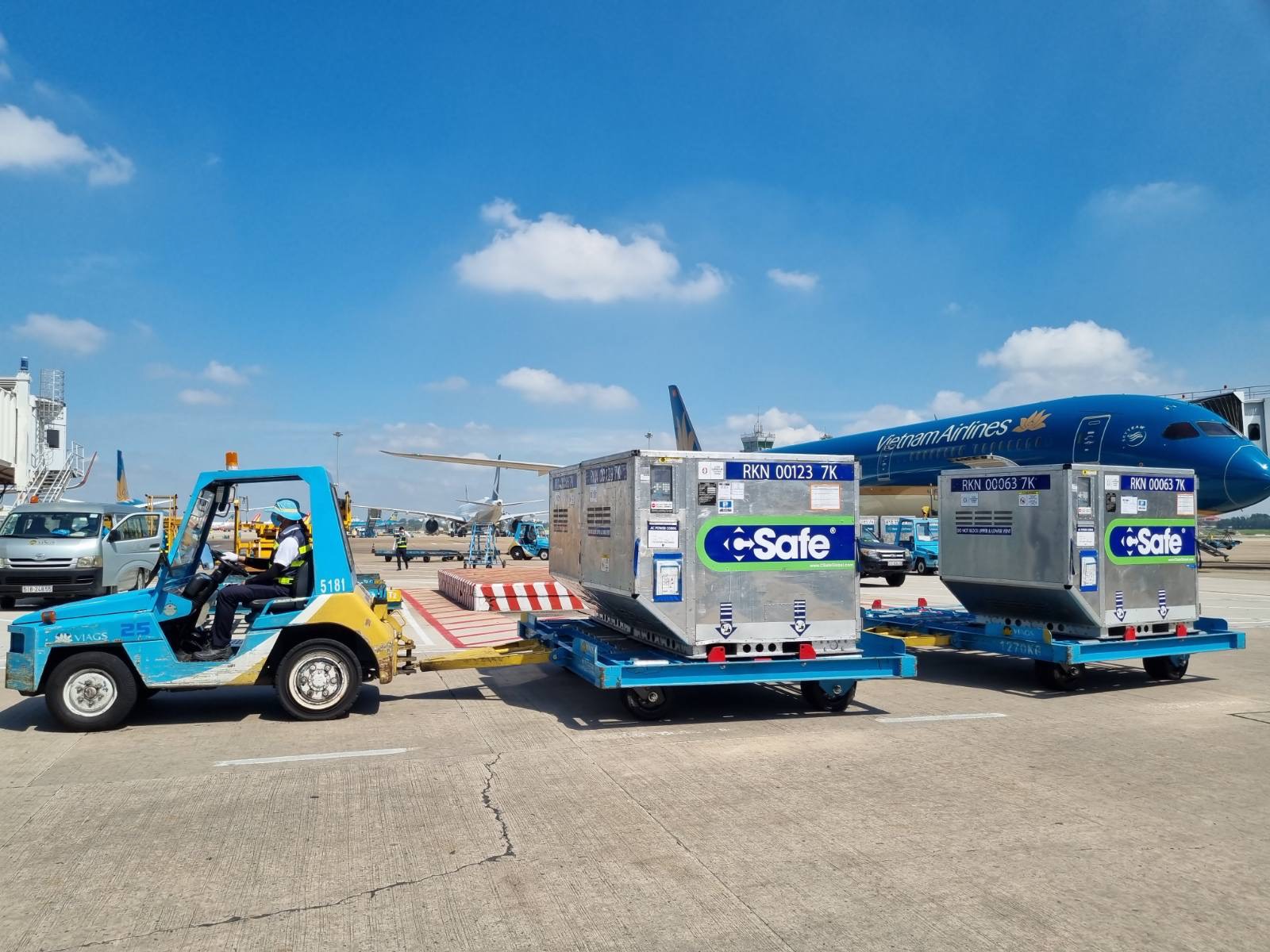 Nhân viên Lái vận hành Trang thiết bị