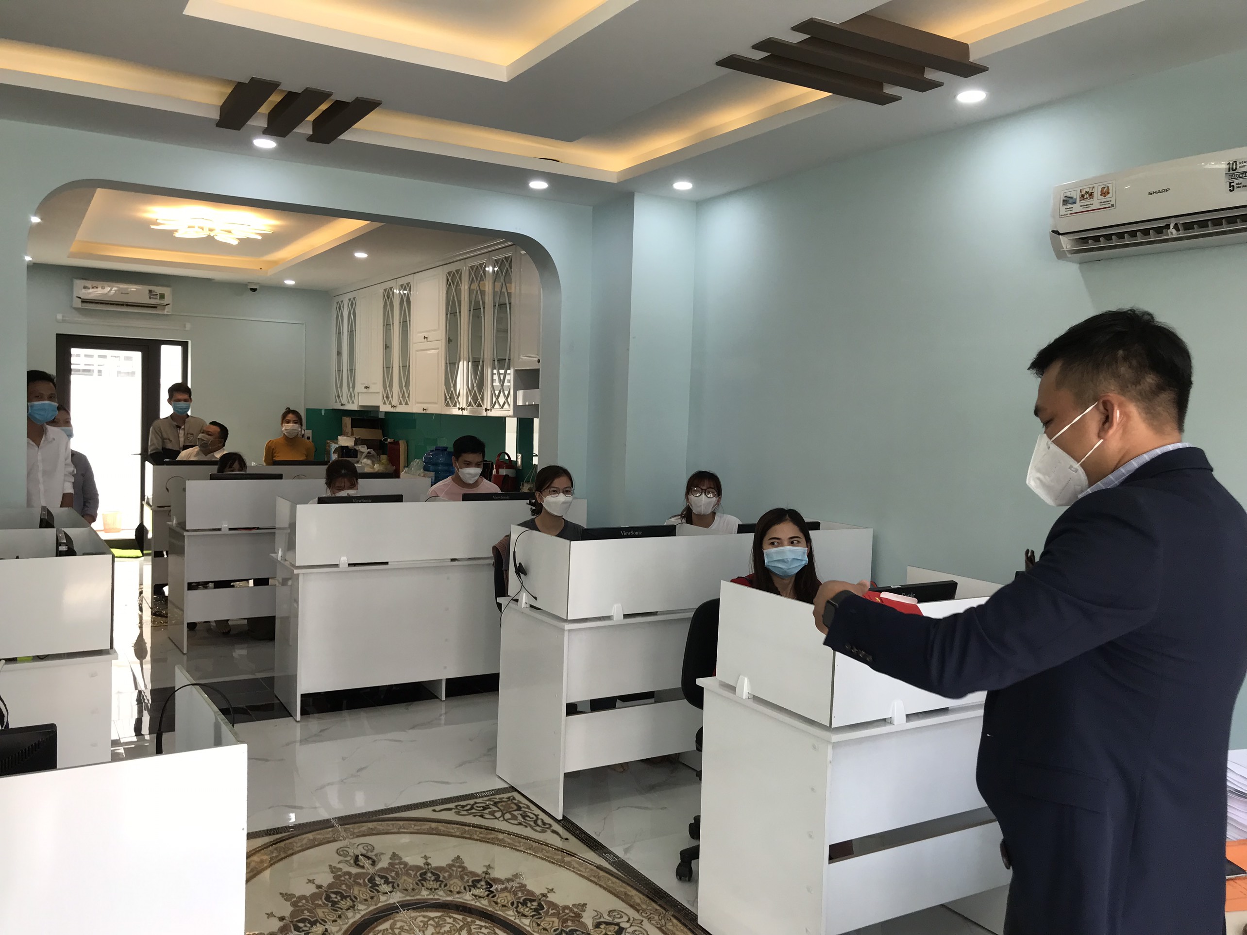 Trưởng Nhóm Kinh Doanh Tài Chính