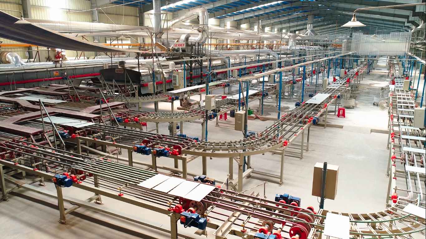 Công nhân vận hành máy