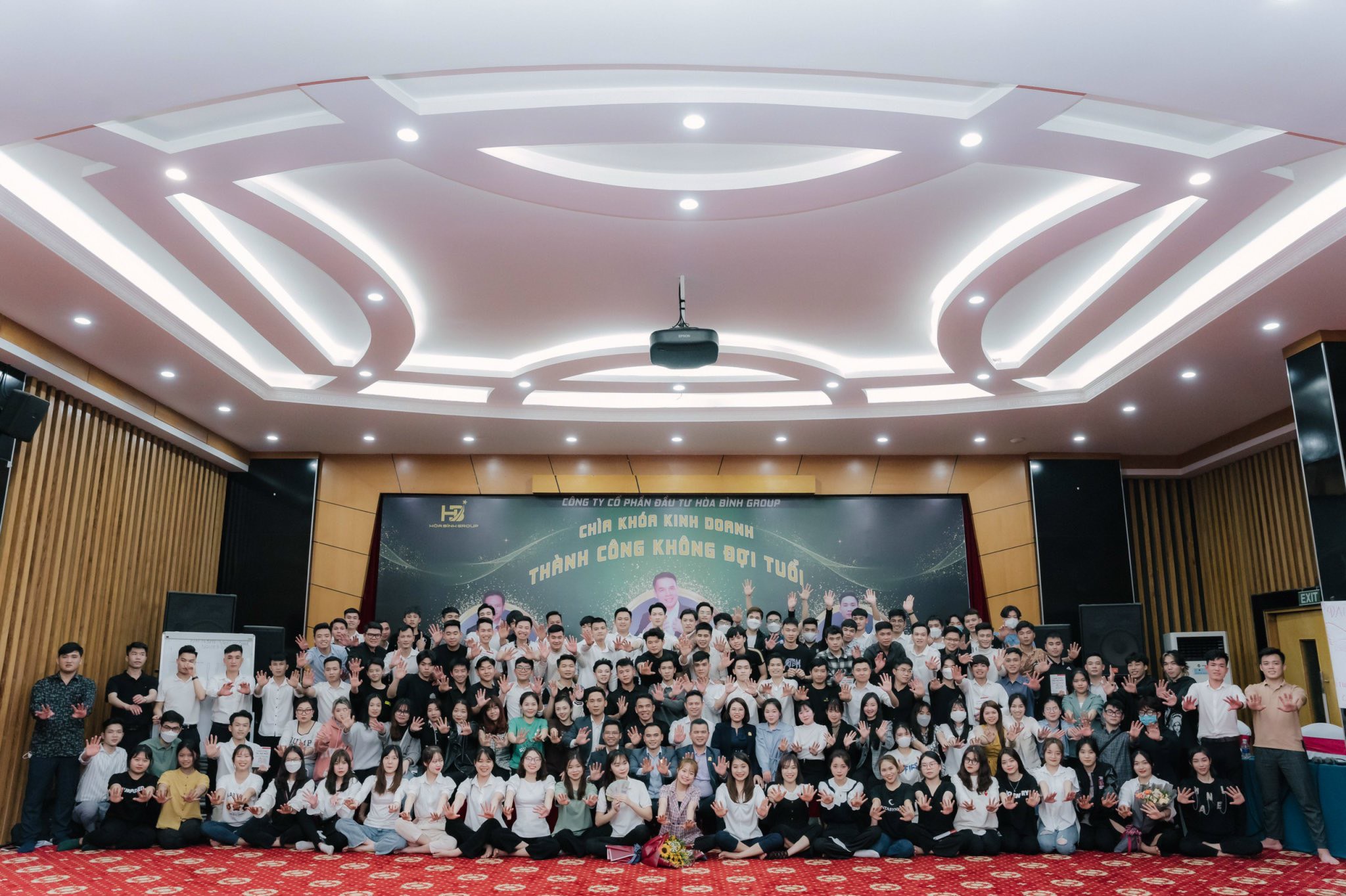 Chuyên viên kinh doanh bất động sản