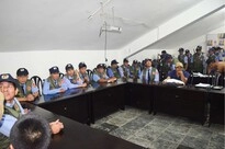 nhân viên bảo vệ