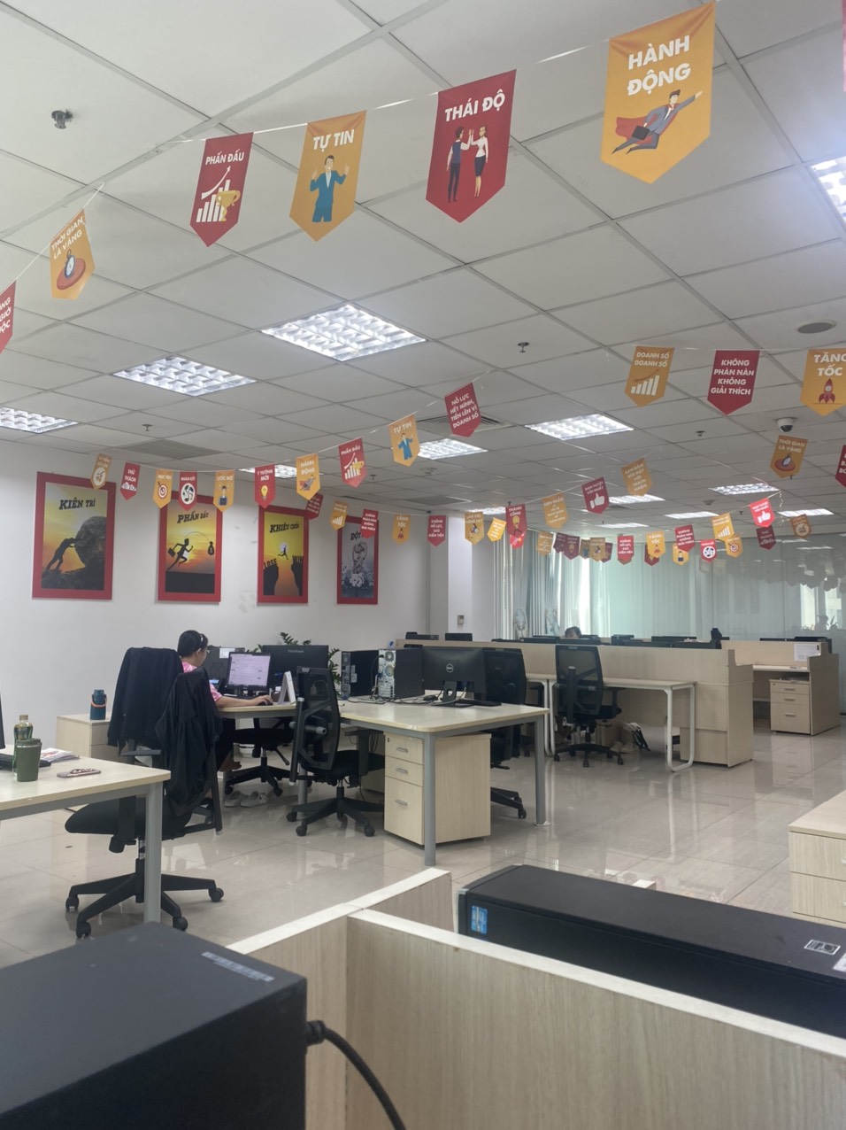 NHÂN VIÊN SALE -TRƯỞNG NHÓM
