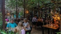 Đầu bếp Âu tại nhà hàng BBQ ở Hội An
