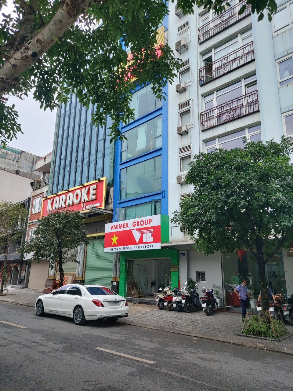 GIÁM ĐỐC KINH DOANH và NV KD