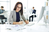 NHÂN VIÊN XUẤT NHẬP KHẨU