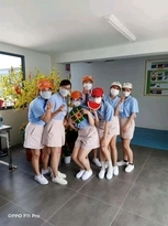 Công nhân lắp ráp linh kiện điện tử